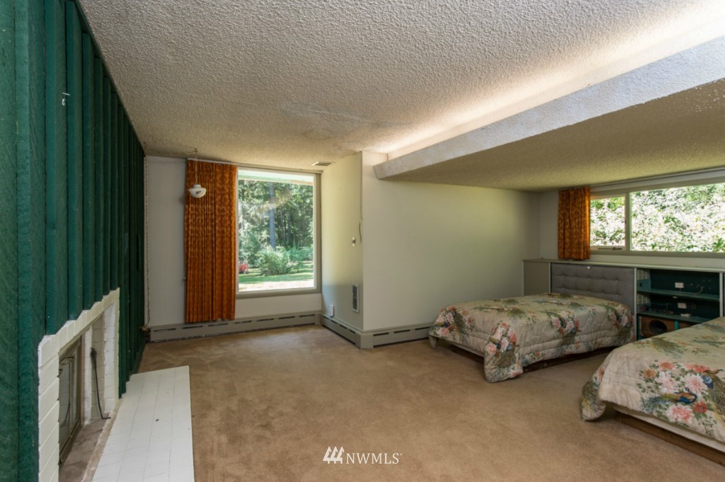 11204 Southwest Cemetery Road Vashon, WA 98070 - Photo 12 of 23
