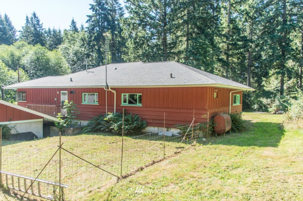11204 Southwest Cemetery Road Vashon, WA 98070 - Photo 16 of 23