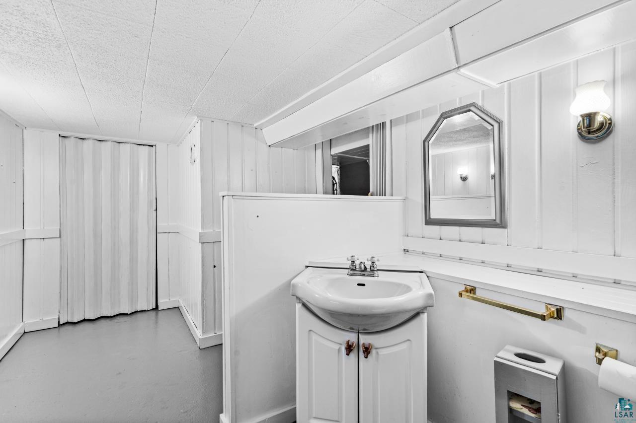 4128 West 4th Street Duluth, MN 55807 - Photo 32 of 43