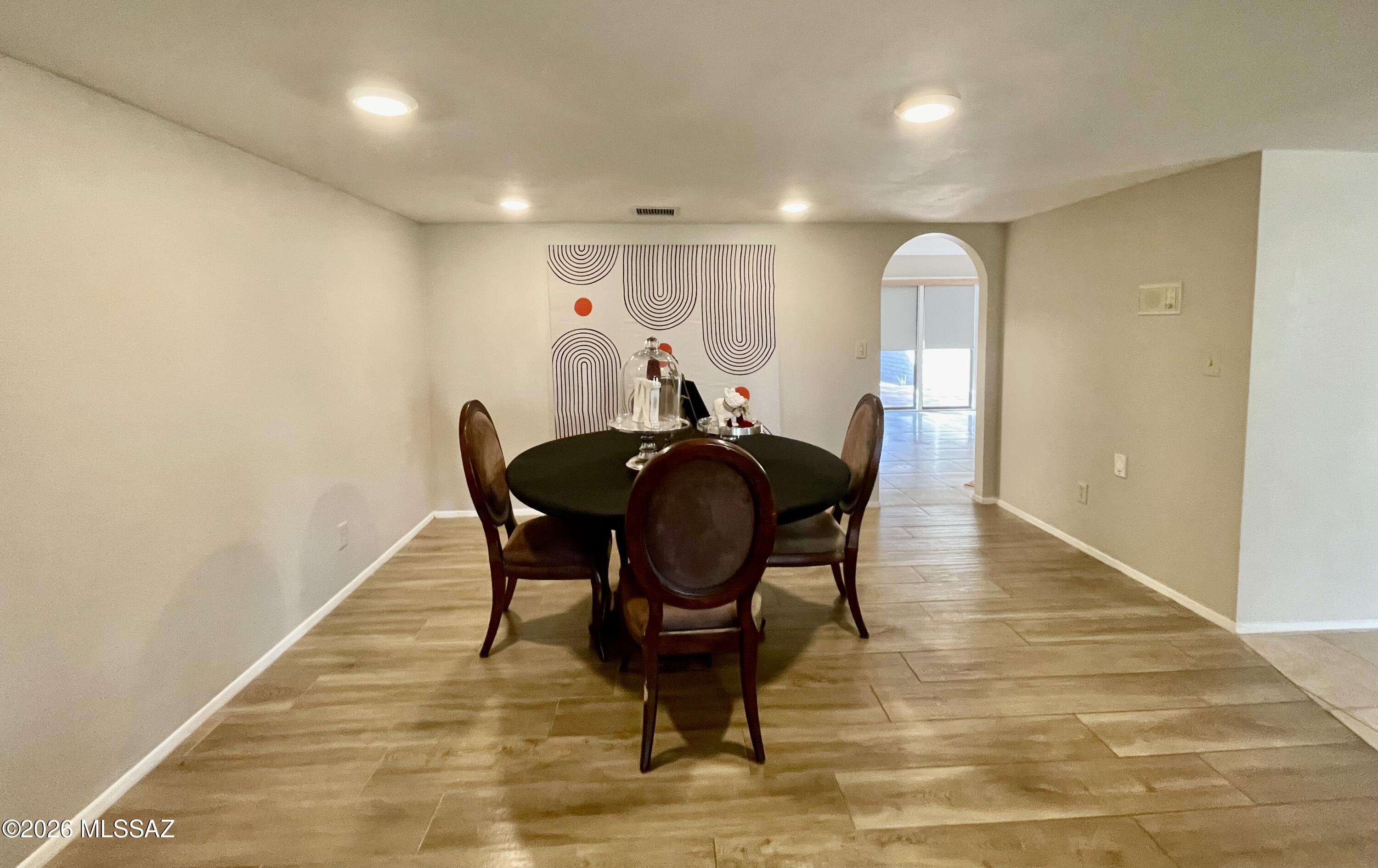 2434 North Shade Tree Circle Tucson, AZ 85715 - Photo 12 of 20 dining room
