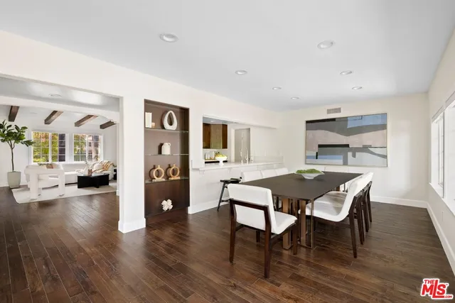 $3,095,000 | 22910 Collins Street, Woodland Hills, CA 91367