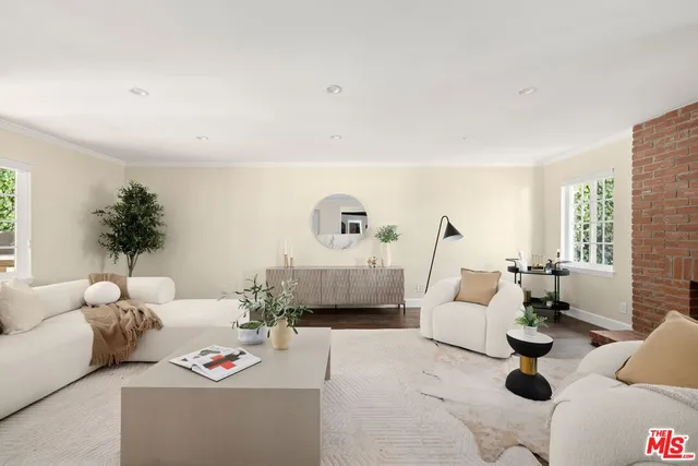 $3,095,000 | 22910 Collins Street, Woodland Hills, CA 91367