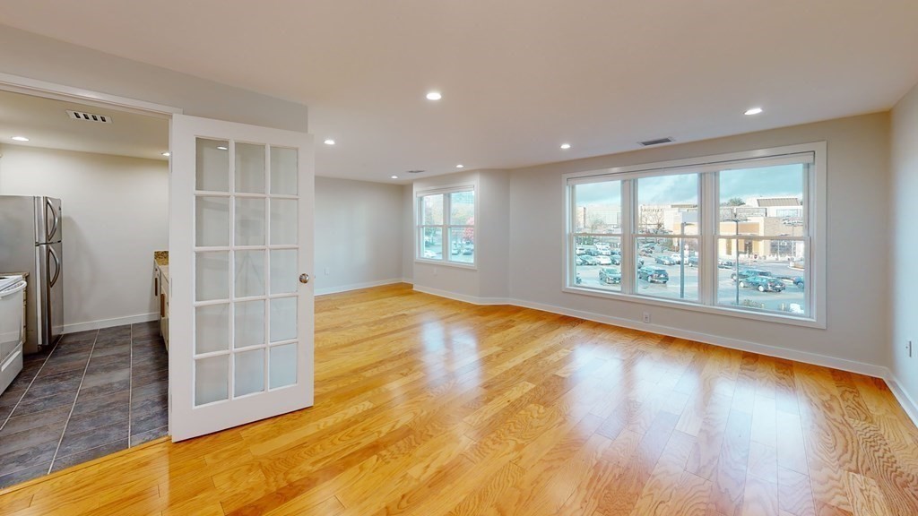 116 Florence Street, Unit E, Chestnut Hill, MA 02467 Compass