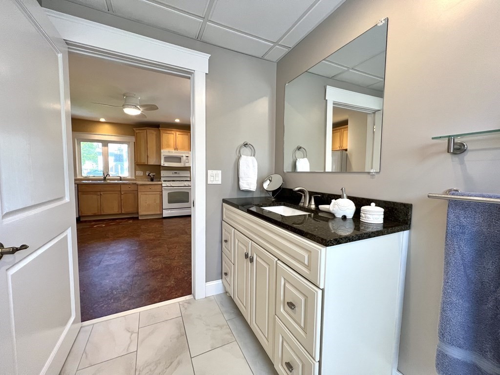 33 Boston Avenue Worcester, MA 01604 - Photo 16 of 34 Gallery Image 16