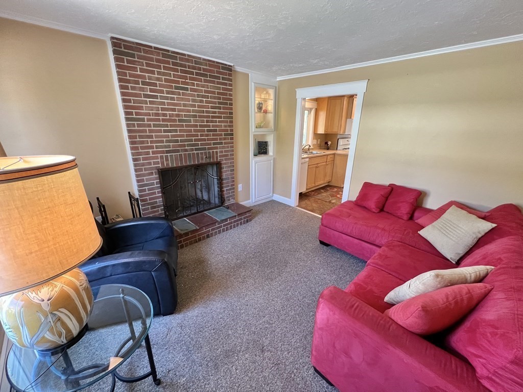 33 Boston Avenue Worcester, MA 01604 - Photo 7 of 34 Gallery Image 7