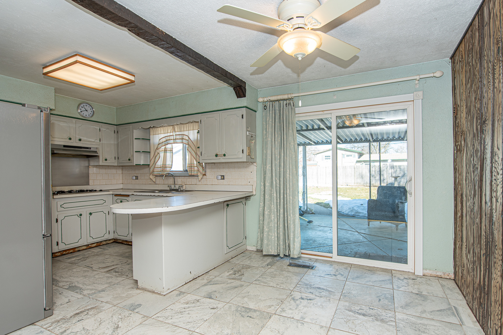 528 Redwood Road Bolingbrook, IL 60440 - Photo 8 of 24