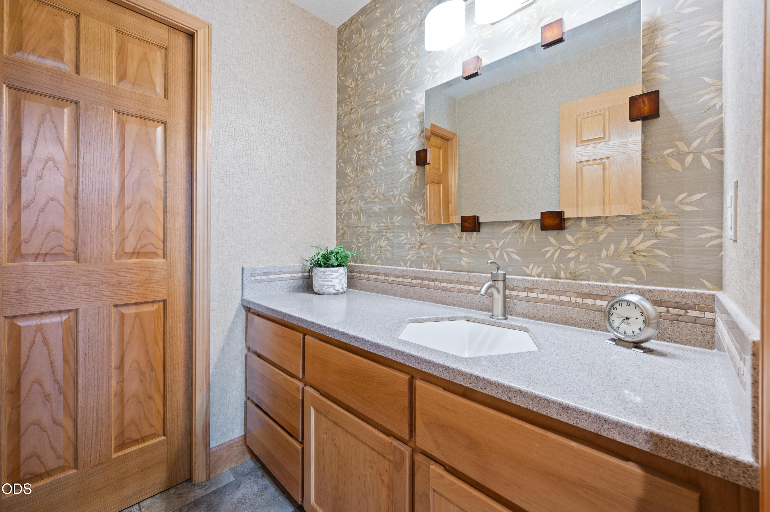 4211 Northwest Lower Village Road Bend, OR 97703 - Photo 33 of 58