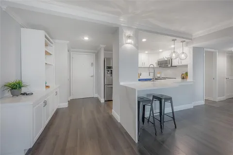 $575,000 | 4141 Bayshore Boulevard, Unit 1003, Tampa, FL 33611