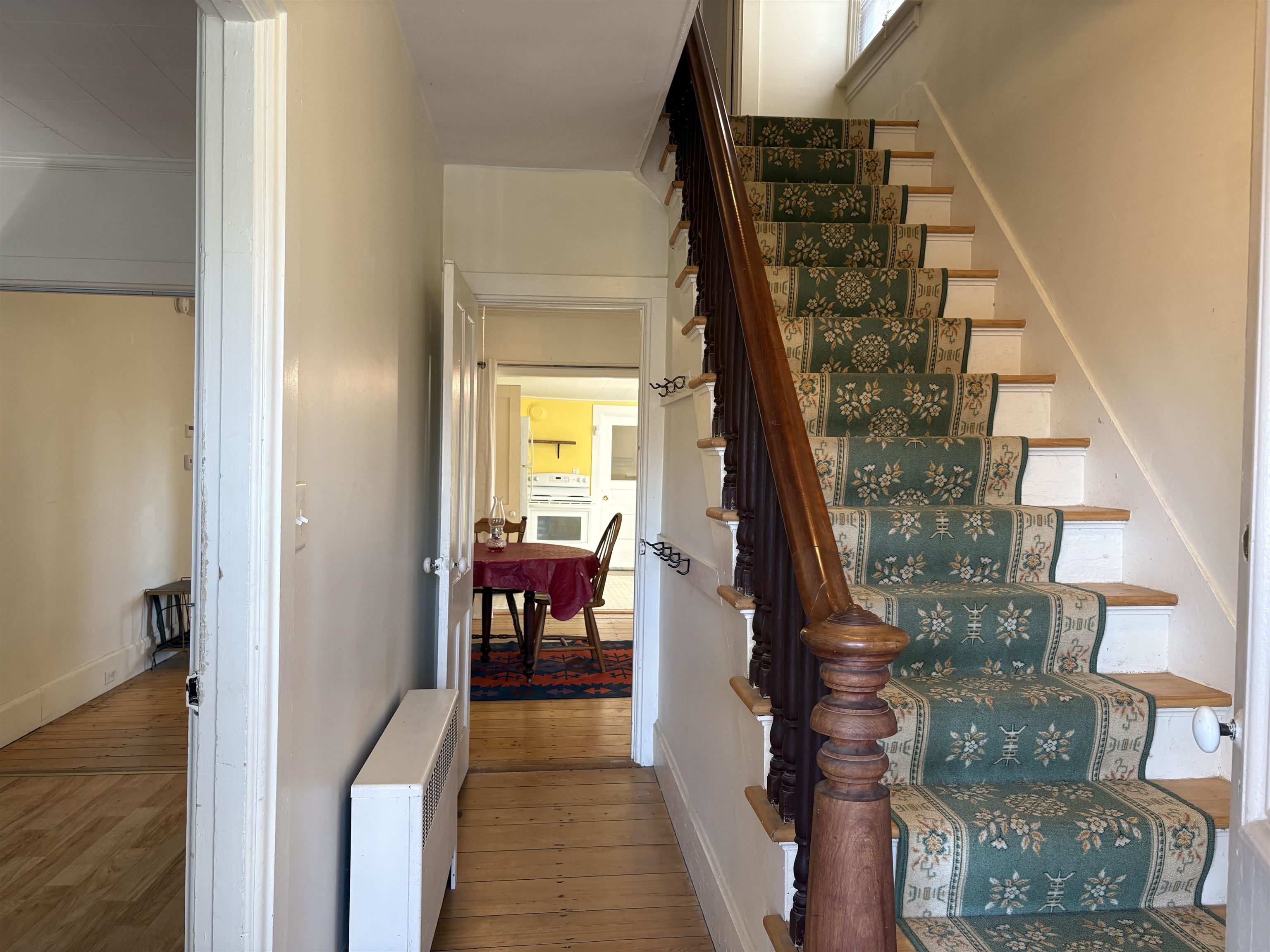 477 Myers Road Shaftsbury, VT 05262 - Photo 2 of 19