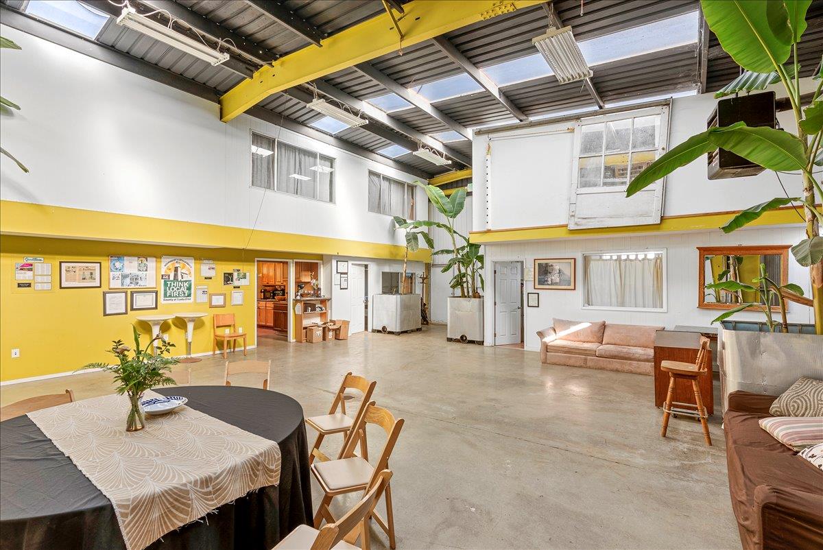 371 Calabasas Road Watsonville, CA 95076 - Photo 17 of 66