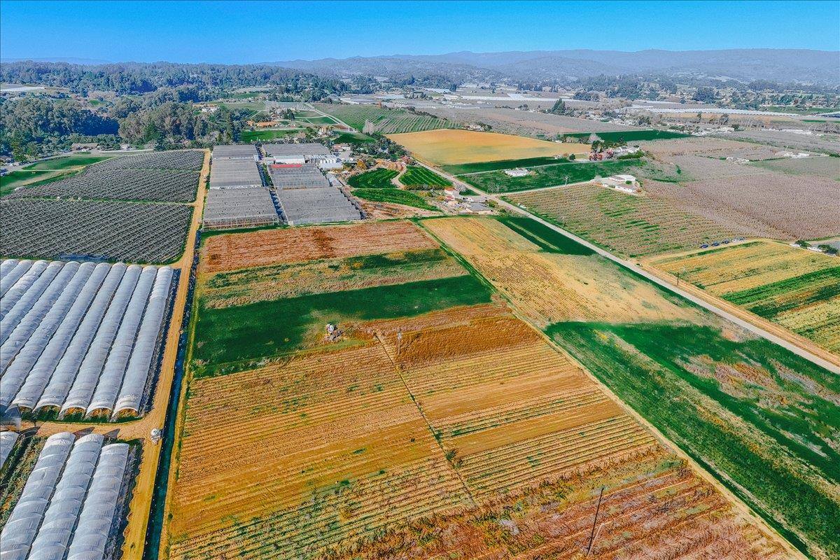 371 Calabasas Road Watsonville, CA 95076 - Photo 62 of 66