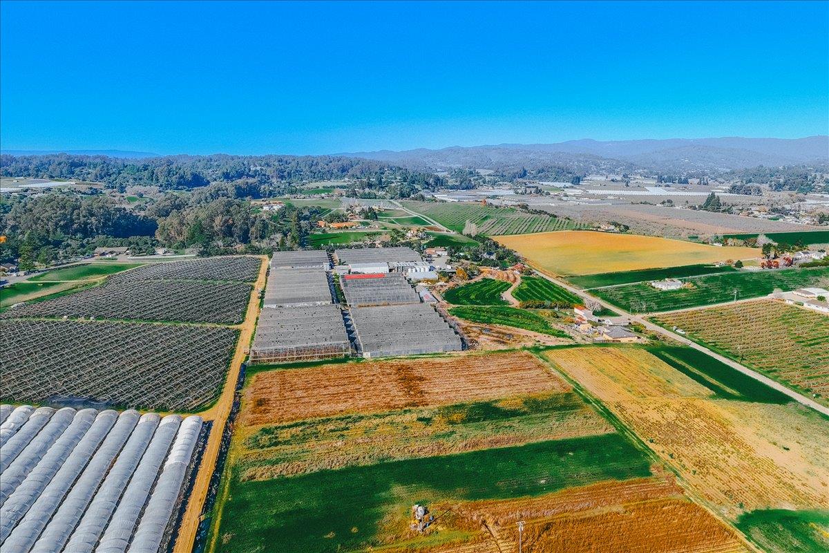 371 Calabasas Road Watsonville, CA 95076 - Photo 63 of 66