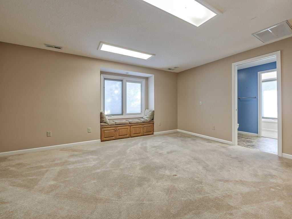 12733 Leo Road Fort Wayne, IN 46845 - Photo 22 of 36