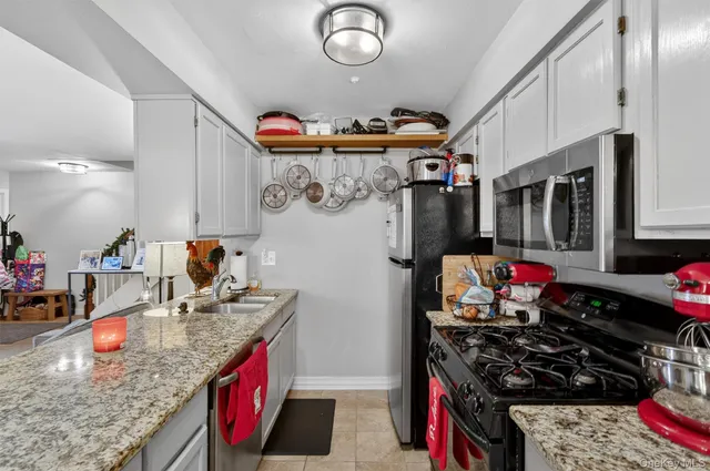 $2,900 | 74 Homestead Vil Drive, Warwick, NY 10990