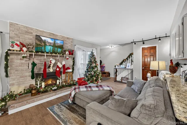 $2,900 | 74 Homestead Vil Drive, Warwick, NY 10990