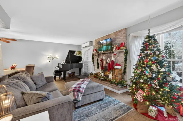 $2,900 | 74 Homestead Vil Drive, Warwick, NY 10990