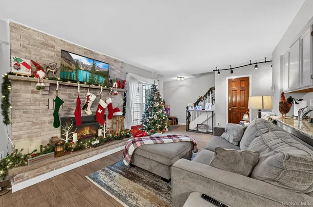 $2,900 | 74 Homestead Vil Drive, Warwick, NY 10990