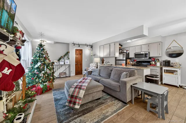 $2,900 | 74 Homestead Vil Drive, Warwick, NY 10990