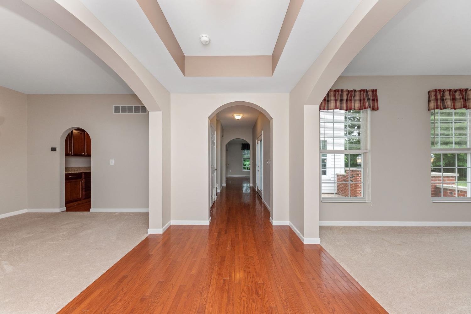 692 Hyacinth Road Cincinnati, OH 45245 - Photo 6 of 41
