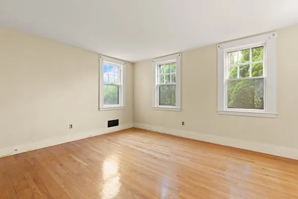 $800,000 | 10 Oak Street, Wareham, MA 02571