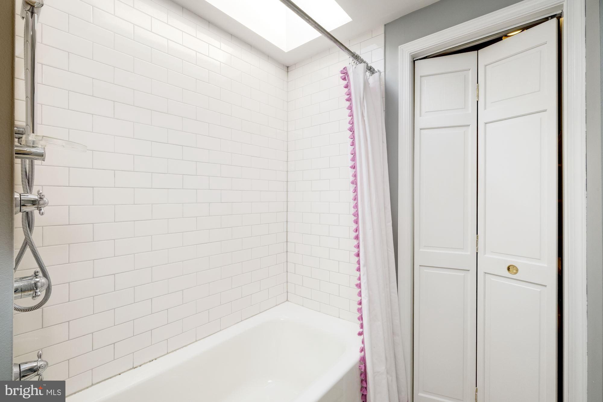 244 9th Street Southeast Washington, DC 20003 - Photo 21 of 28