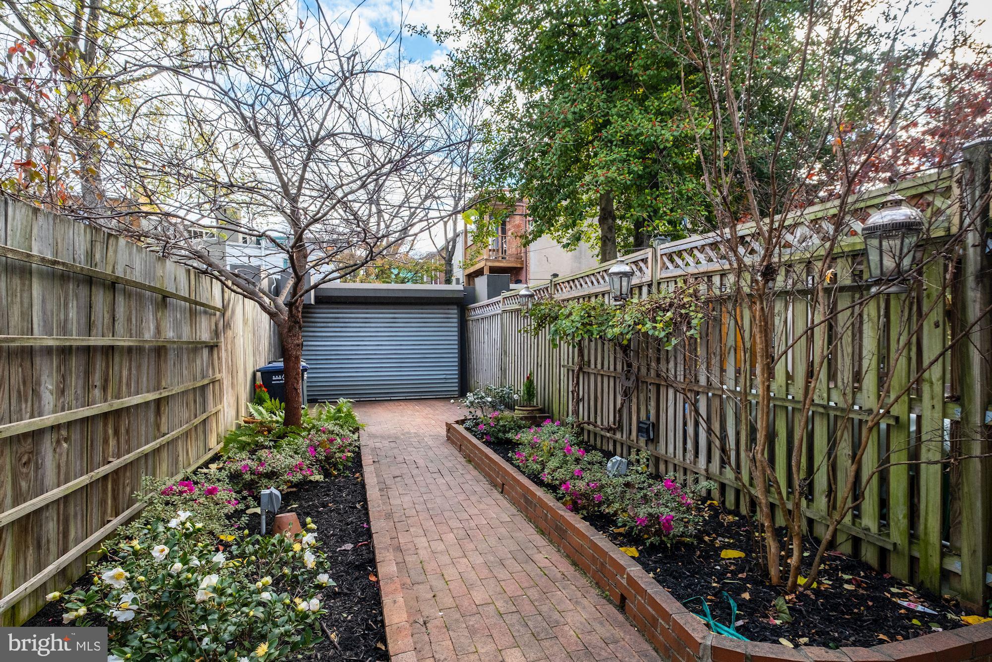 244 9th Street Southeast Washington, DC 20003 - Photo 25 of 28