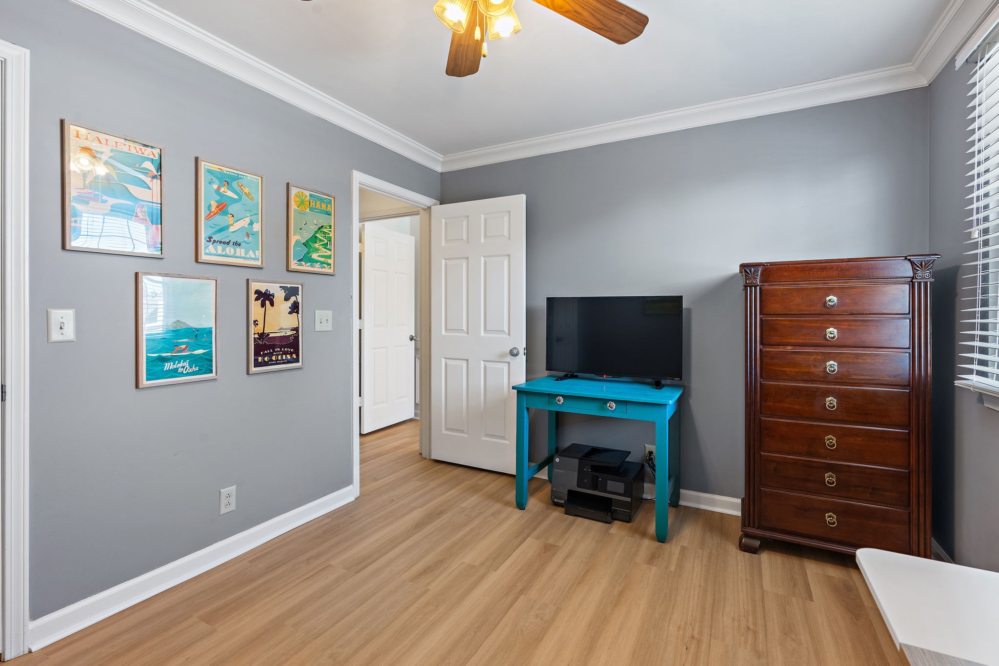 1082 General George Patton Road Nashville, TN 37221 - Photo 18 of 21 a room with furniture and a flat screen tv