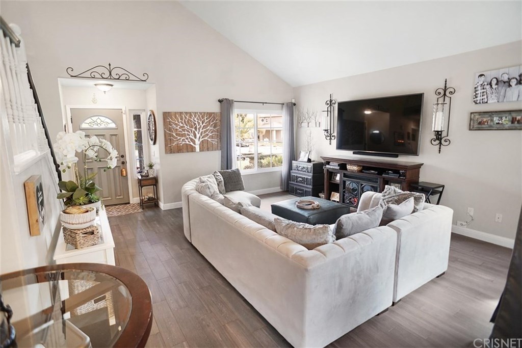 21764 Don Gee Court Saugus, CA 91350 - Photo 4 of 21