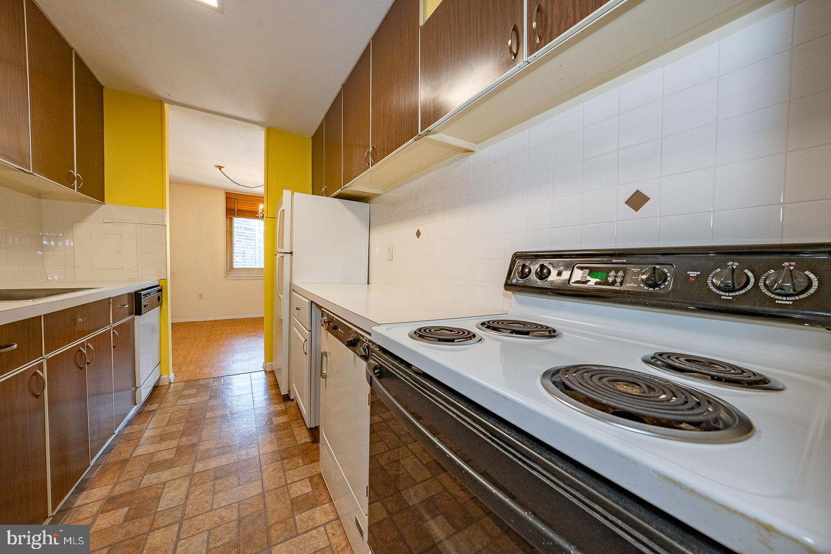 1919 Chestnut Street, Unit 1016 Philadelphia, PA 19103 - Photo 3 of 17