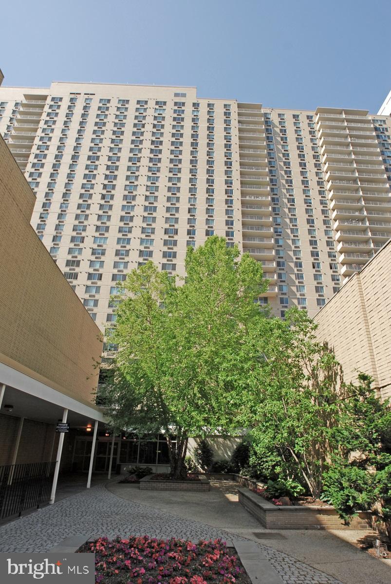 1919 Chestnut Street, Unit 1016 Philadelphia, PA 19103 - Photo 9 of 17