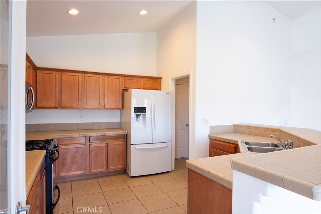 15515 Bubbling Wells Road Desert Hot Springs, CA 92240 - Photo 10 of 36