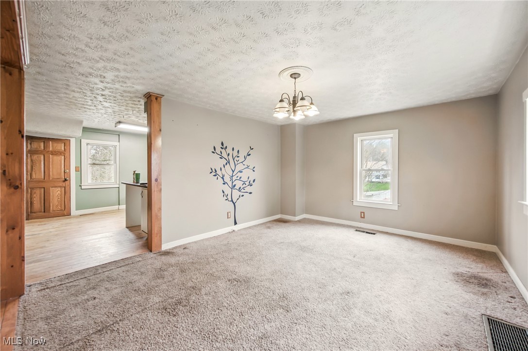4939 Whinnery Road Winona, OH 44493 - Photo 18 of 40 Living Room area
