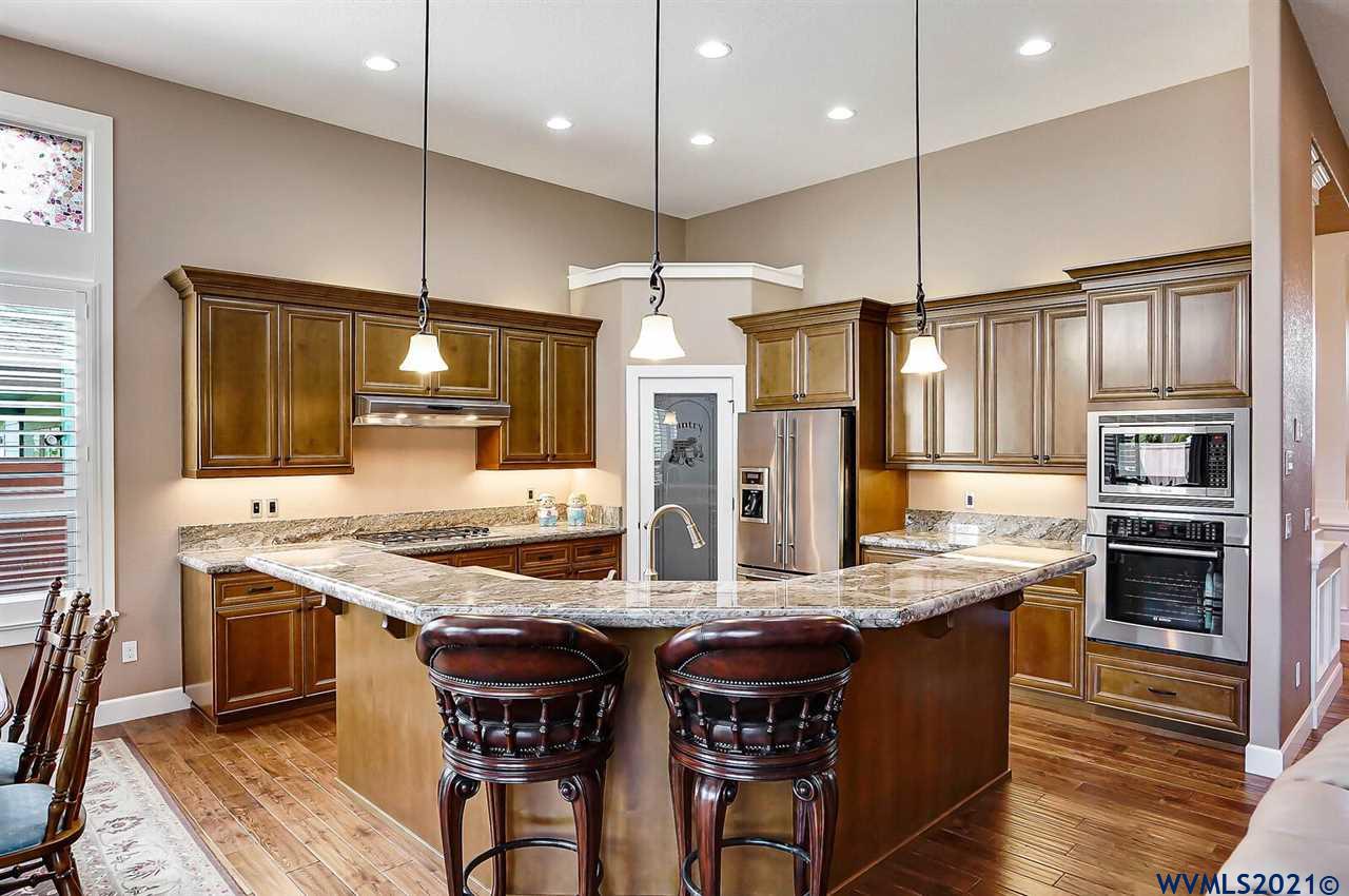 1122 Southwest Forestry Lane Dallas, OR 97338 - Photo 16 of 40 Gallery Image 16