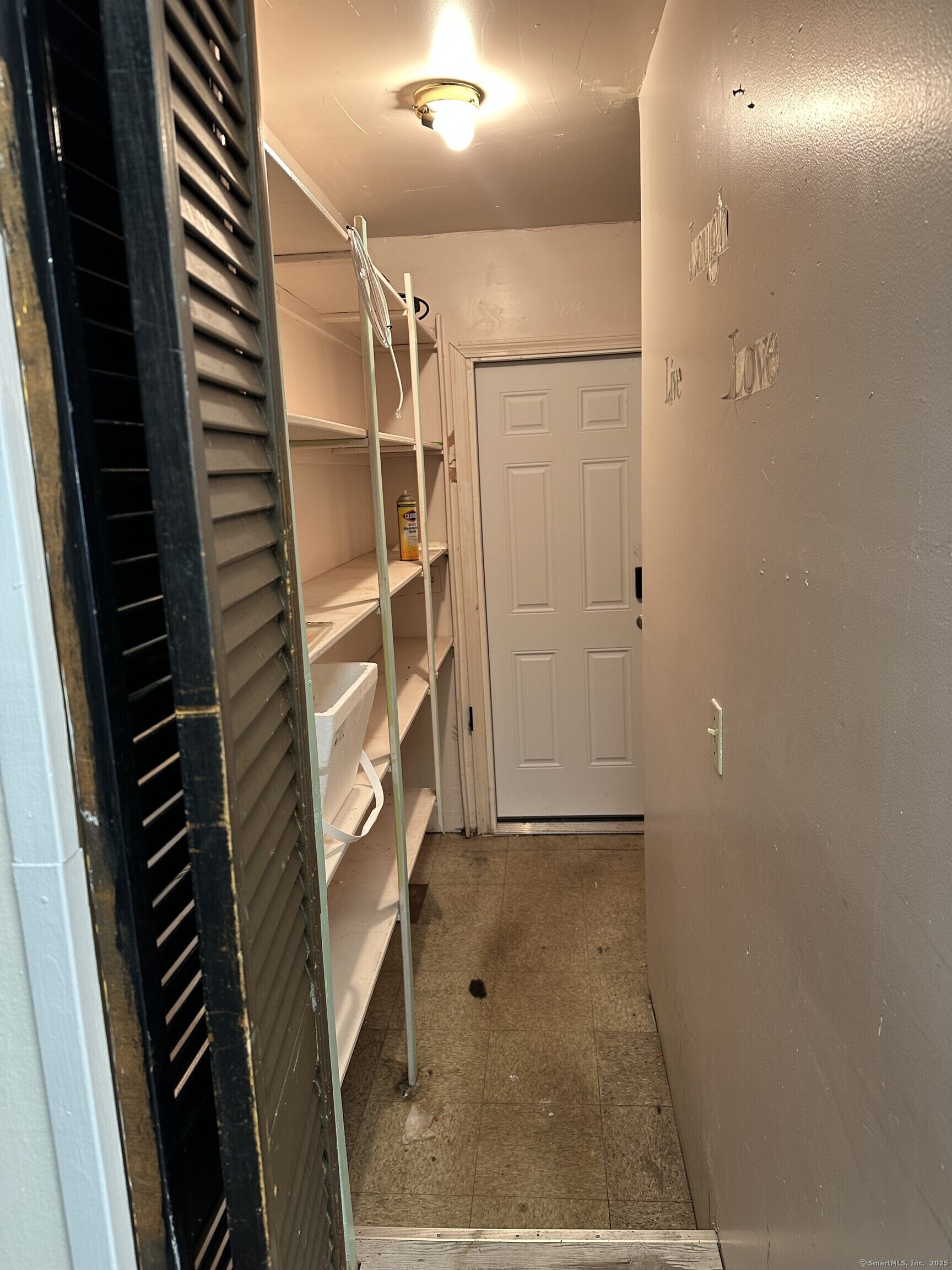 197 Central Avenue Norwich, CT 06360 - Photo 14 of 16 a view of an empty room