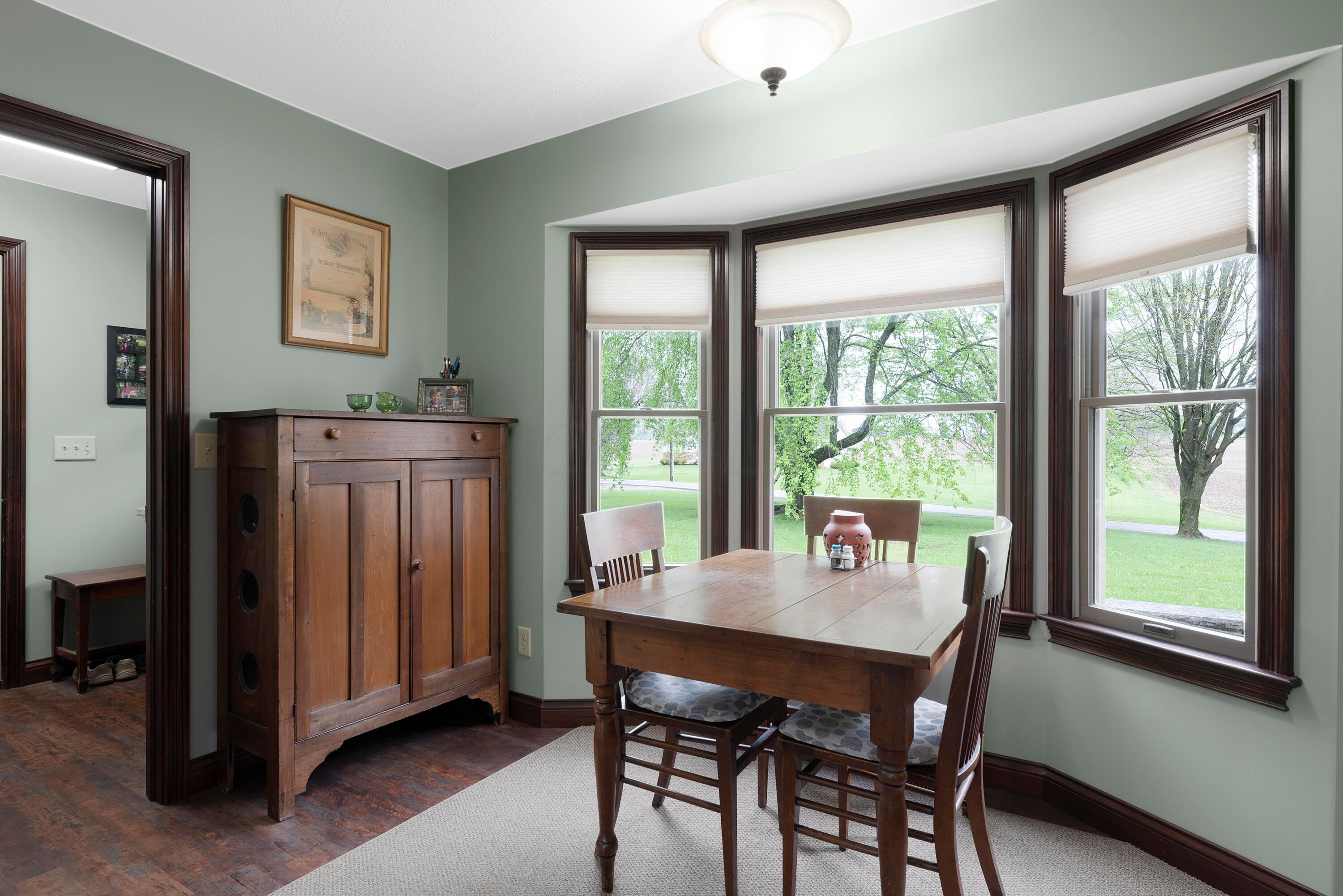 55 Ginder Road Northwest Lancaster, OH 43130 - Photo 15 of 70 Eat-in Space 1