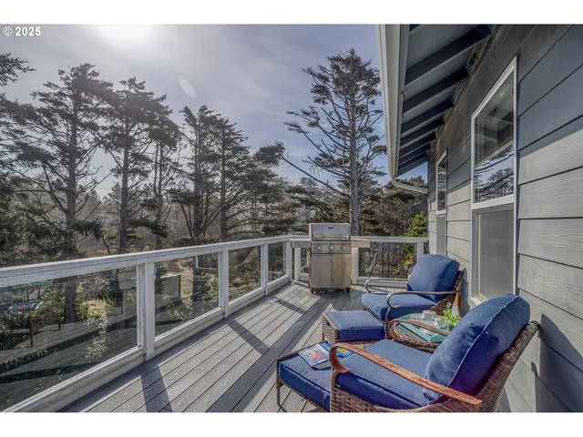 $650,000 | 151 Northwest 73rd Court, Newport, OR 97365