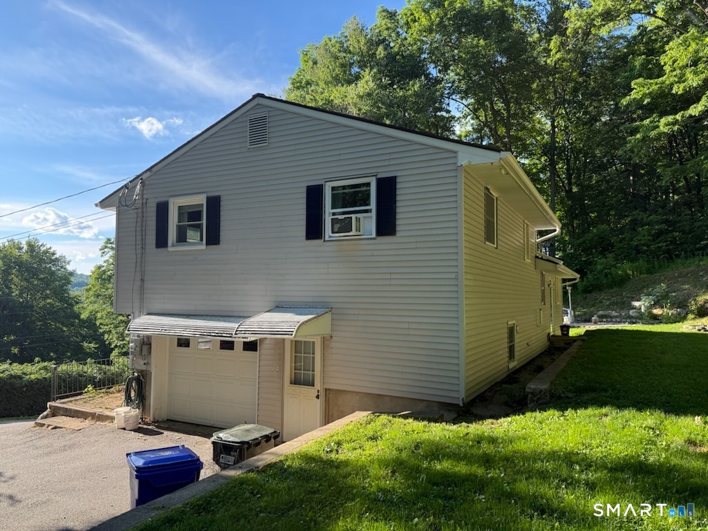 438 Hill Road Thomaston, CT 06787 - Photo 3 of 25