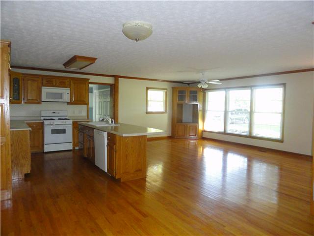 304 Oaks Road Ethridge, TN 38456 - Photo 3 of 16 Living Room-Kitchen- Dining