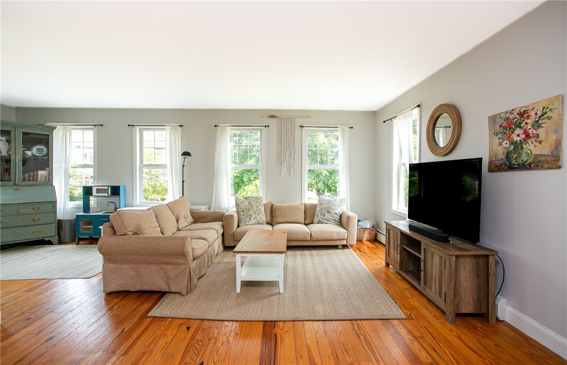 23 Harding Avenue Warren, RI 02885 - Photo 11 of 33 Gallery Image 11