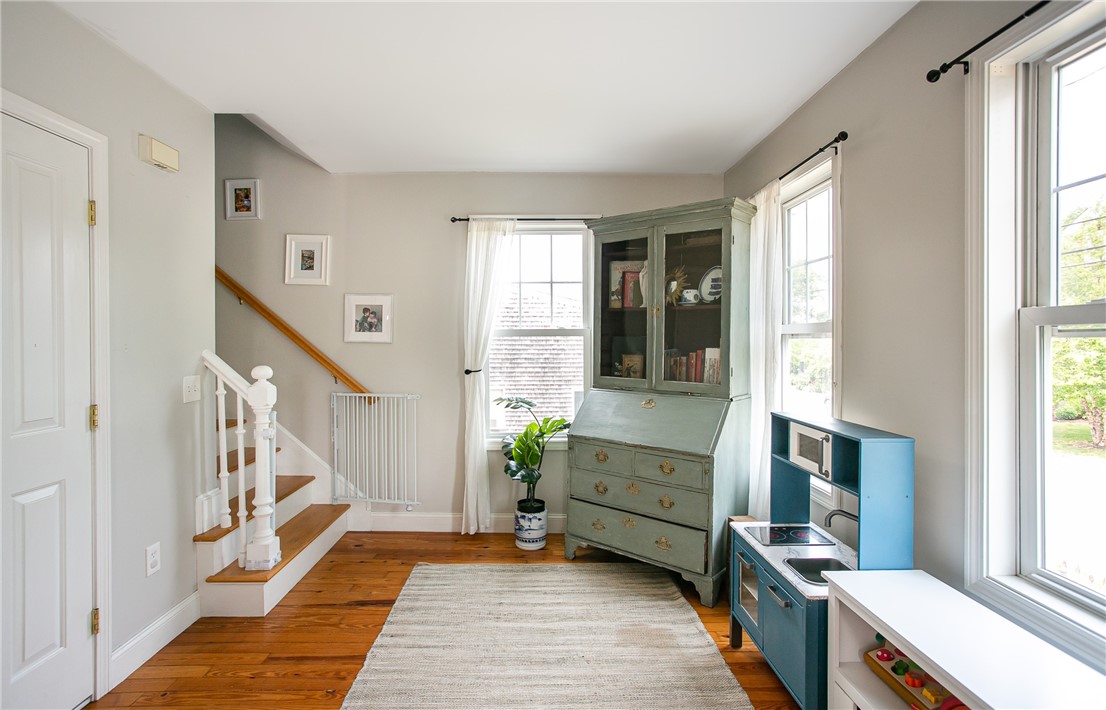 23 Harding Avenue Warren, RI 02885 - Photo 13 of 33 Gallery Image 13