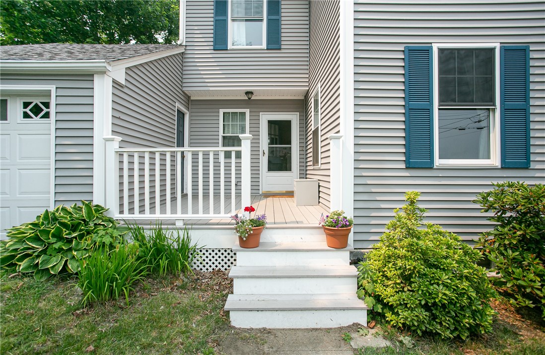 23 Harding Avenue Warren, RI 02885 - Photo 4 of 33 Gallery Image 4