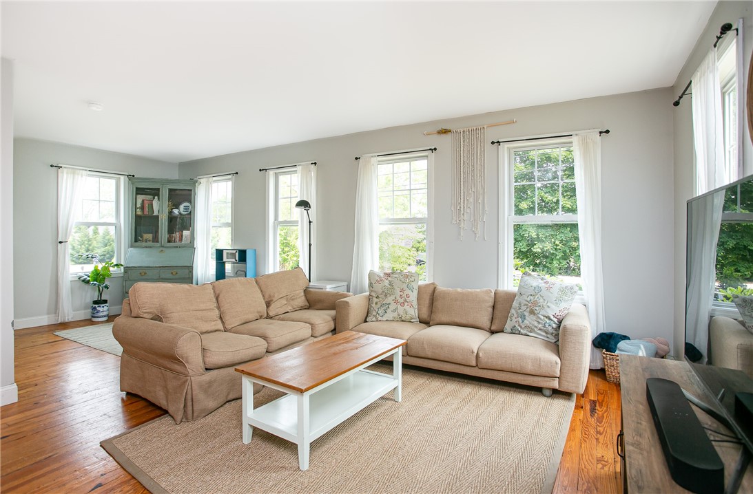23 Harding Avenue Warren, RI 02885 - Photo 10 of 33 Gallery Image 10
