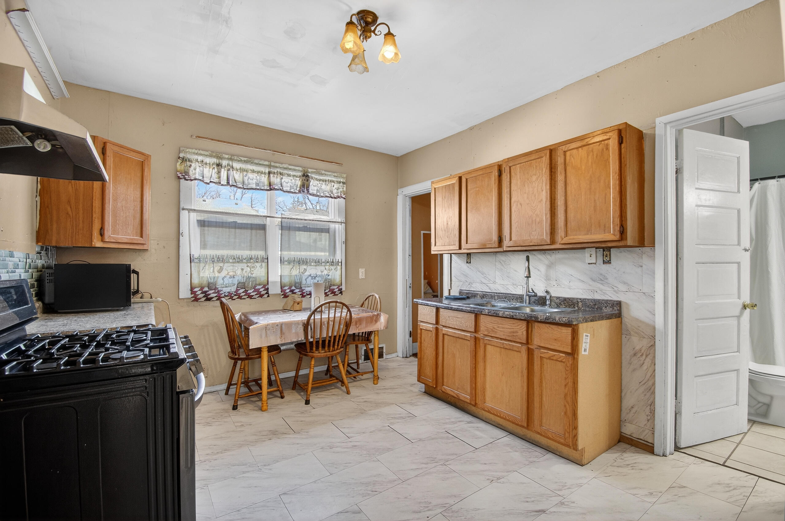 1826 Clayton Avenue, Unit 1828 Racine, WI 53404 - Photo 11 of 30 main kitchen