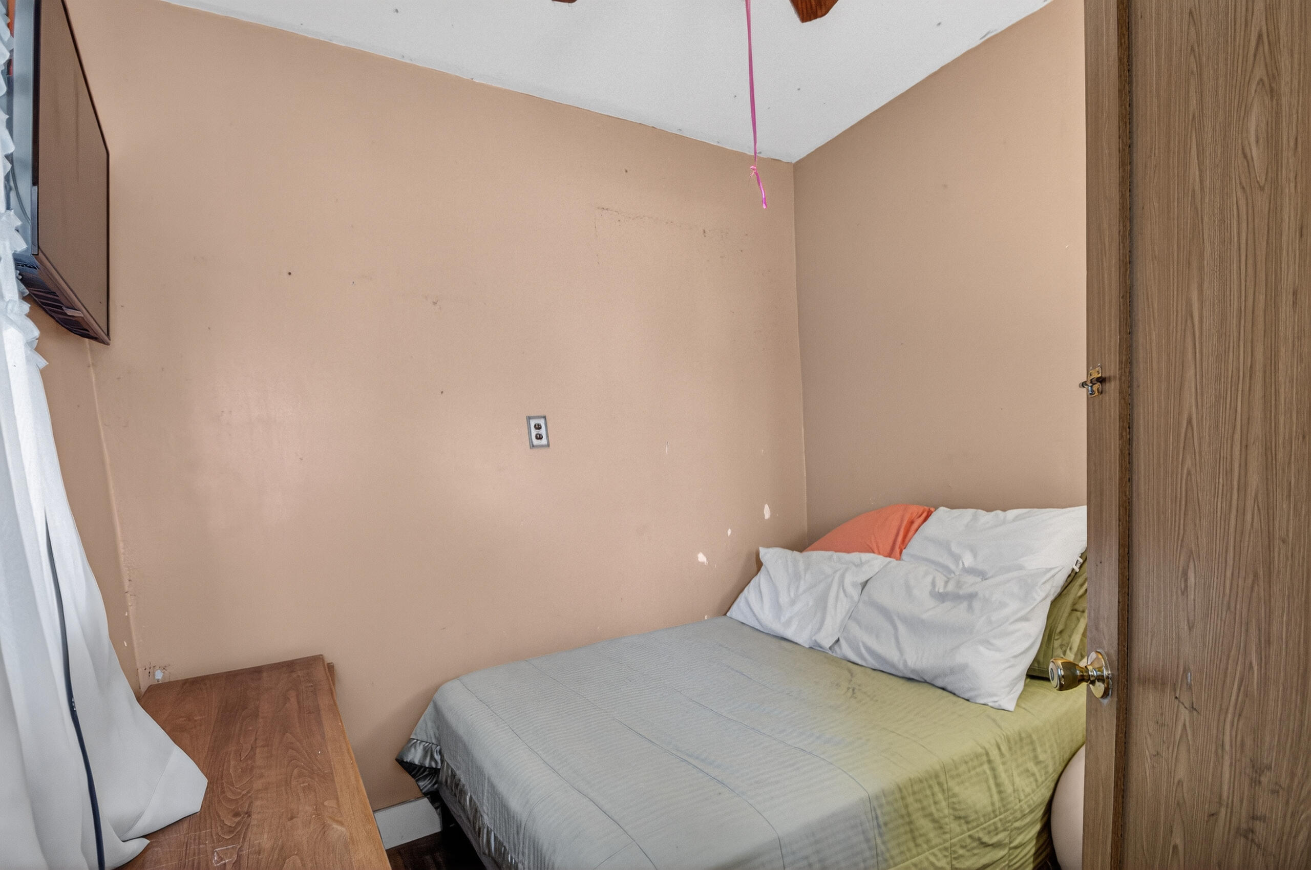 1826 Clayton Avenue, Unit 1828 Racine, WI 53404 - Photo 16 of 30 bedroom 2