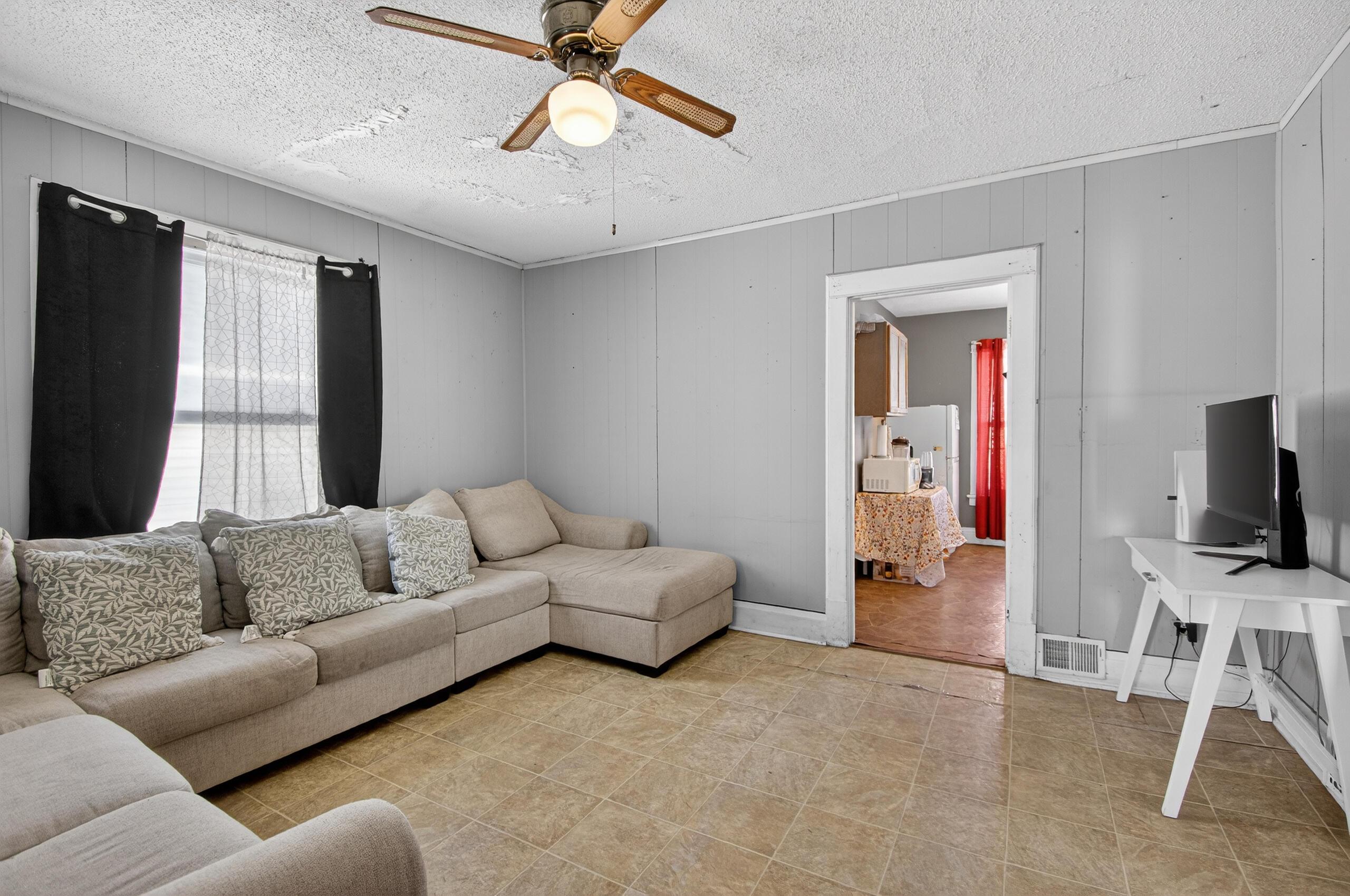 1826 Clayton Avenue, Unit 1828 Racine, WI 53404 - Photo 23 of 30 upper unit living room