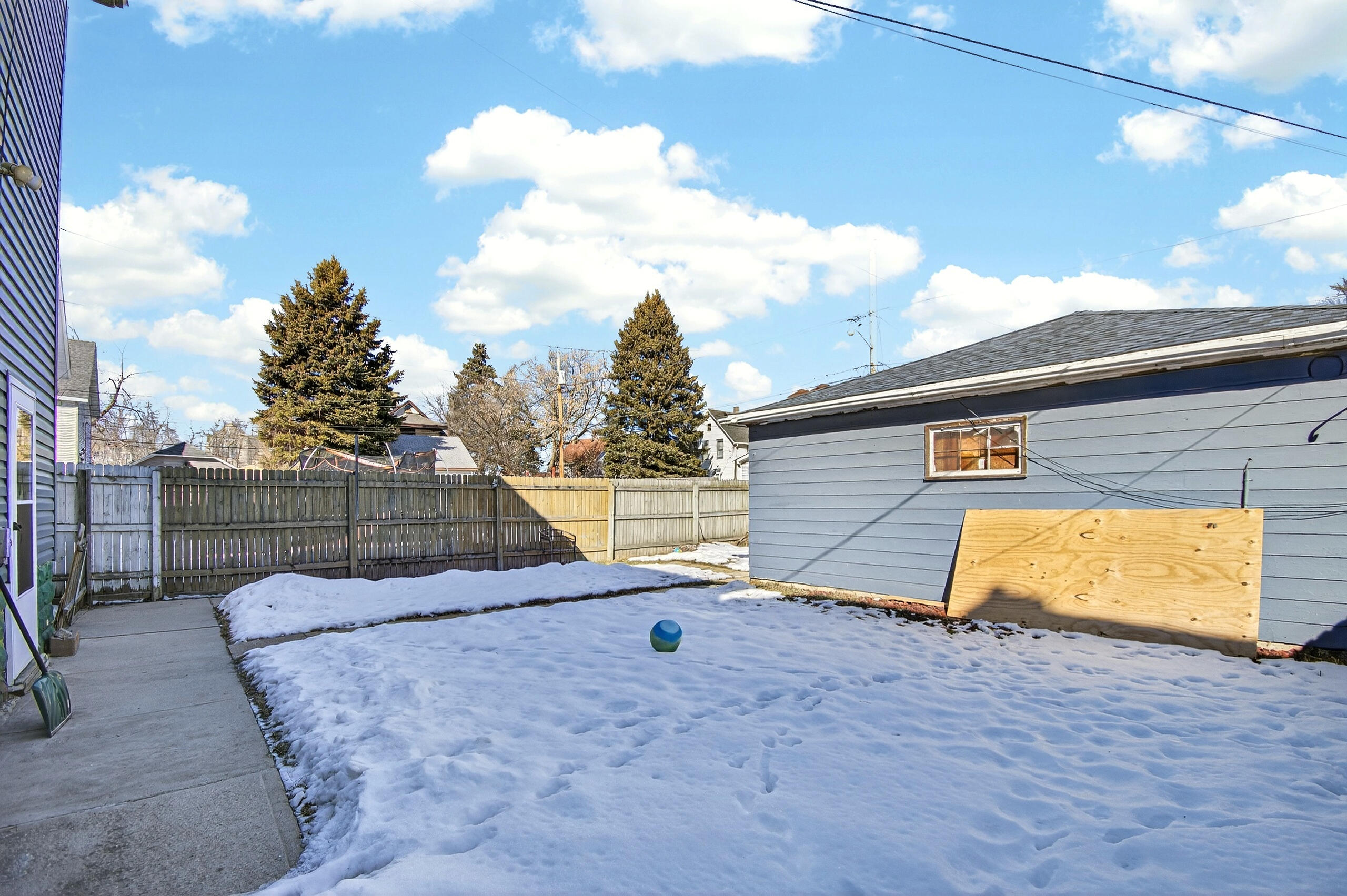 1826 Clayton Avenue, Unit 1828 Racine, WI 53404 - Photo 6 of 30 2 car garage