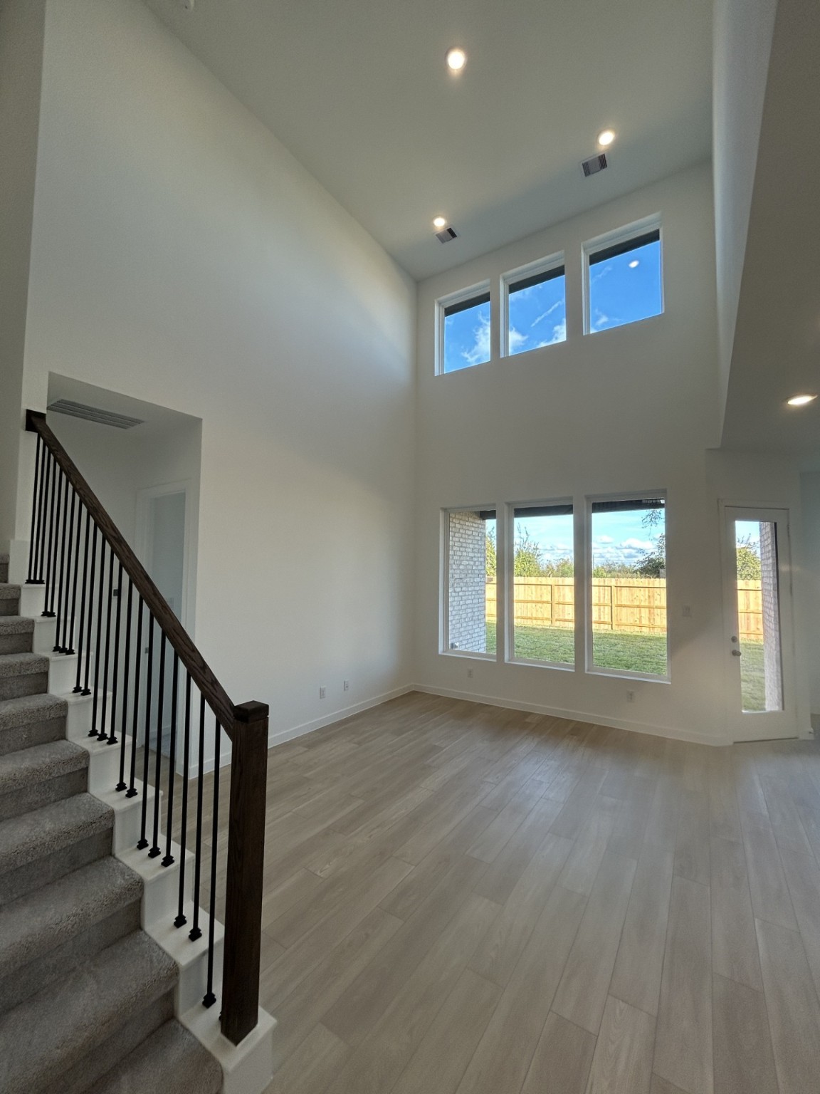 8226 Holly Blue Drive Rosharon, TX 77583 - Photo 3 of 47 **Photos are strictly illustrative. This is not the actual homesite.**