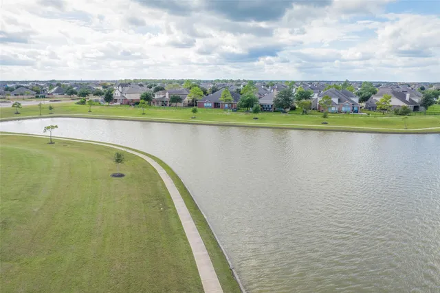 $400,000 | 8226 Holly Blue Drive, Rosharon, TX 77583