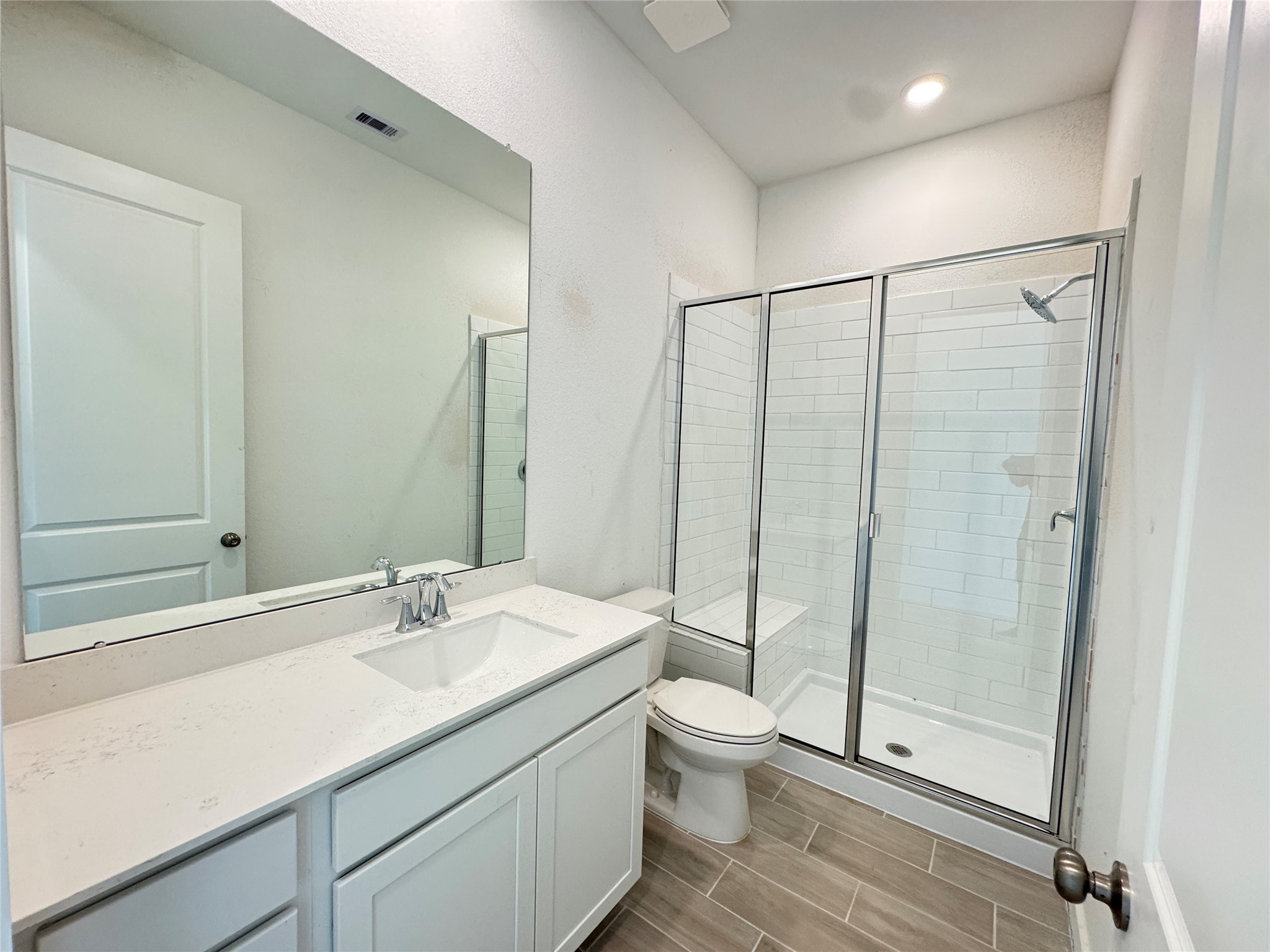 8226 Holly Blue Drive Rosharon, TX 77583 - Photo 8 of 47 **Photos are strictly illustrative. This is not the actual homesite.**