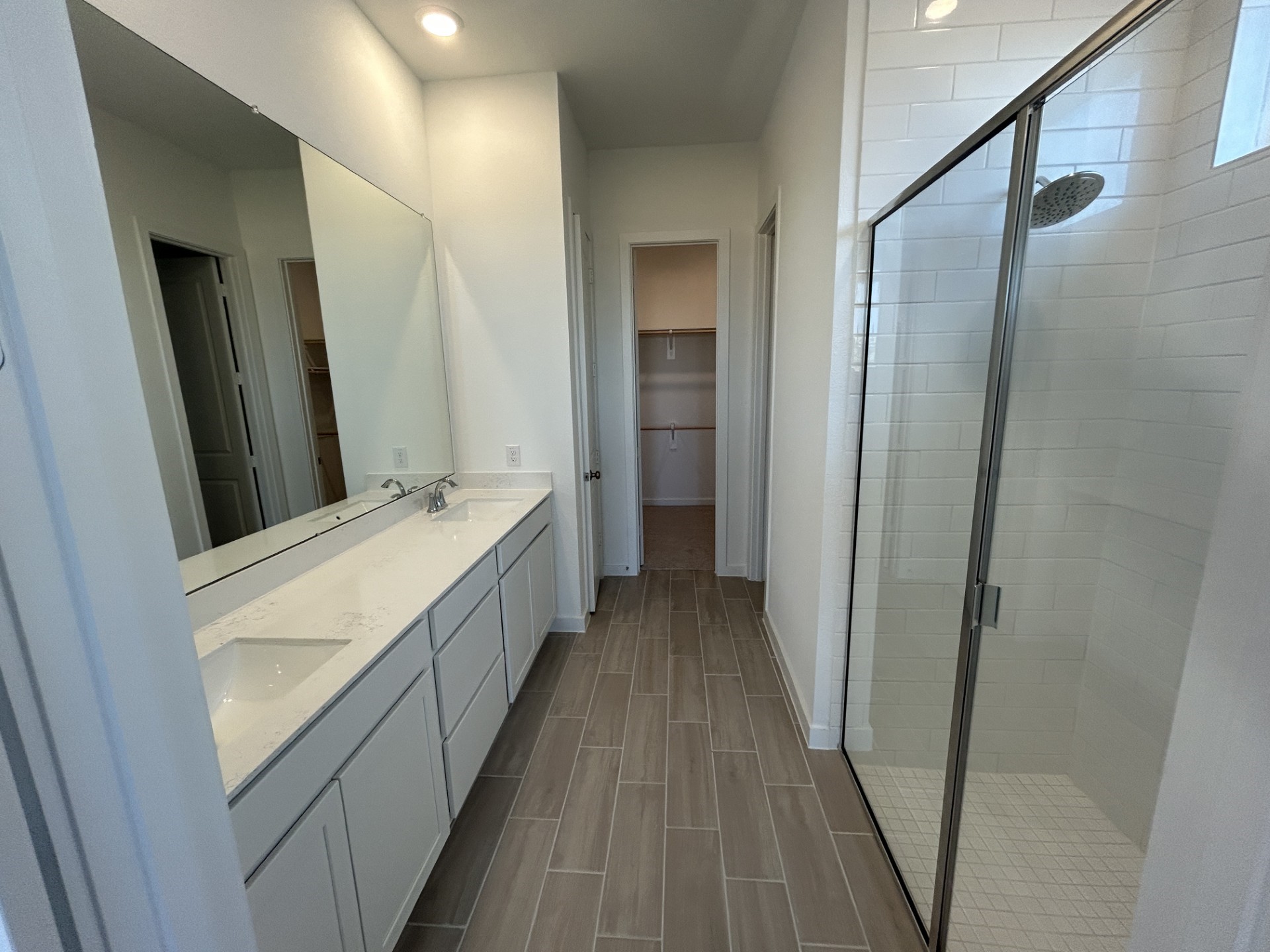 8226 Holly Blue Drive Rosharon, TX 77583 - Photo 9 of 47 **Photos are strictly illustrative. This is not the actual homesite.**